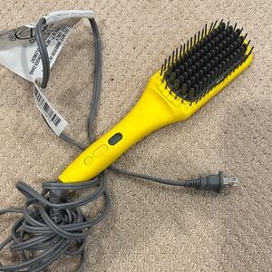 Drybar The Brush Crush Heated Straightening Brush